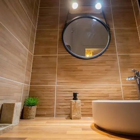 Veilleuse - Clim - Piscine Apartment *