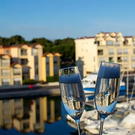 Vue Port - Piscine - A Pied - Climatisation - Confort Апартаменты *