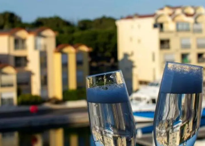 Merveilleuse Port - Piscine - - Climatisation - Commerces